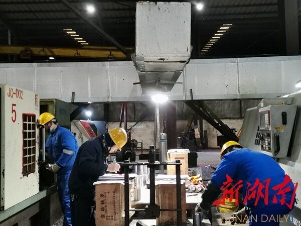 開(kāi)足馬力趕訂單01.jpg